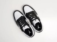 Лот: 20768799. Фото: 2. Кроссовки Nike Air Jordan 1 Low... Мужская обувь