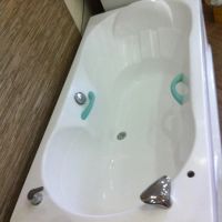 Лот: 4381070. Фото: 3. Ванна акриловая 168*84. Красноярск