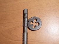 Лот: 10663205. Фото: 2. Плашка М10 + метчик М10 (СССР). Инструмент и расходные