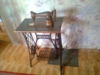 Лот: 5047315. Фото: 2. Стол от швейной машинки Singer... Кухонная мебель