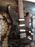 Лот: 19682096. Фото: 2. Fender stratocaster. Музыкальные инструменты