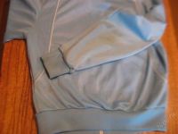 Лот: 2207494. Фото: 2. Спортивная кофта. Одежда и аксессуары