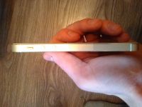 Лот: 6674862. Фото: 4. iPhone 5s gold в состоянии нового...