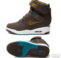 Лот: 8420114. Фото: 2. Сникеры Nike Air Revolution Sky... Женская обувь