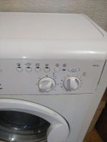 Лот: 12266495. Фото: 2. Стиральная машина indesit wisl... Крупная бытовая техника