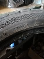 Лот: 11904841. Фото: 3. Шины Dunlop 215\45R17(Зима, липучка... Авто, мото, водный транспорт