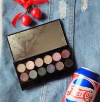 Лот: 11835604. Фото: 2. Палетка теней от Sleek Storm. Косметика и уход