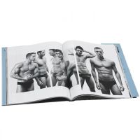 Лот: 15570455. Фото: 3. Wet Men. Боги на пляже. Фотоальбом... Литература, книги