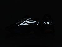 Лот: 17096721. Фото: 7. Кроссовки Adidas Yeezy Boost 700...