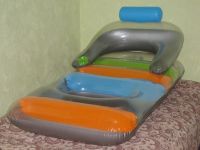 Лот: 398174. Фото: 3. Надувной матрас с подголовником... Спортивные товары