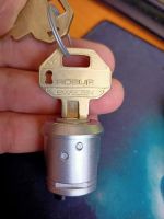 Лот: 21588234. Фото: 3. Продам замок (личинку) ROBUR. Строительство и ремонт