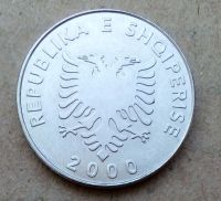 Лот: 18919609. Фото: 2. Албания. 5 лек 2000 г. Монеты