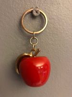 Лот: 10589627. Фото: 2. Брелок красное яблоко с фианитами. Сувениры