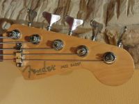 Лот: 12703022. Фото: 5. Fender American Deluxe Jazz Bass...