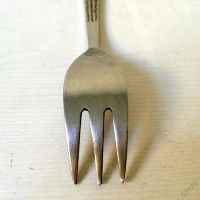 Лот: 6492714. Фото: 3. 🍴Вилка десертная СССР с узором... Домашний быт