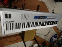 Лот: 16854225. Фото: 2. Синтезатор Alesis QS8.2 с кейсом. Музыкальные инструменты