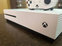 Лот: 16880397. Фото: 2. Игровая приставка Xbox One S 1Tb... Игровые консоли