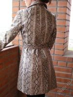 Лот: 963743. Фото: 2. Плащ из кожи питона. Женская одежда