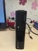 Лот: 6804819. Фото: 2. Xbox 360 e с играми. Игровые приставки, консоли, видеоигры
