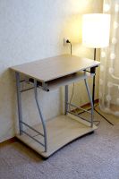 Лот: 4157607. Фото: 2. Компьютерный стол на колесиках. Офисная мебель и домашние кабинеты