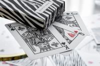 Лот: 16799111. Фото: 4. Карты Zebra King Slayer от Ellusionist...