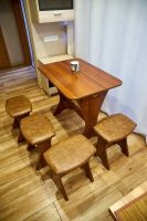 Лот: 14768195. Фото: 3. Удобный кухонный стол и 4 мягкие... Мебель