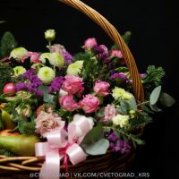 Лот: 8293983. Фото: 2. Корзина с цветами и фруктами... Цветы, букеты