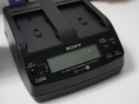 Лот: 18632627. Фото: 2. Аккумулятор Sony NP-F970 + Sony... Аксессуары