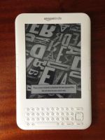 Лот: 3106694. Фото: 2. Amazon Kindle Keyboard 3G как... Электронные книги, аксессуары