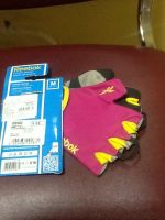 Лот: 8856733. Фото: 2. Продам перчатки Ж Reebok. Обмундирование и экипировка