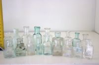 Лот: 7877836. Фото: 2. бутыльки старенькие разные стекло... Антиквариат