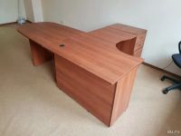 Лот: 10442691. Фото: 6. Стол с тумбой, креслом и два офисных...