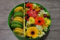 Лот: 7148337. Фото: 3. FlowerBox с макарунами (Гербера... Сувениры, подарки