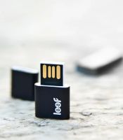Лот: 3716048. Фото: 2. Флешка USB 32 ГБ LEEF FUSE чёрный... Носители информации