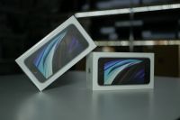 Лот: 15891319. Фото: 3. Смартфон Apple Iphone SE 2020... Красноярск