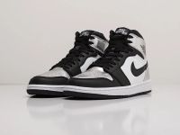 Лот: 18655833. Фото: 2. Кроссовки Nike Air Jordan 1 Mid... Мужская обувь