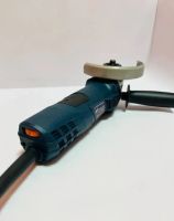 Лот: 21394941. Фото: 3. Ушм болгарка Bosch 125 с регулировкой... Строительство и ремонт