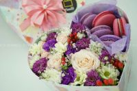 Лот: 6924239. Фото: 2. FlowerBox с макарунами (гвоздика... Цветы, букеты