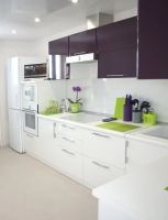 Лот: 15483047. Фото: 2. Кухня Белый и фиолетовый глянец... Кухонная мебель