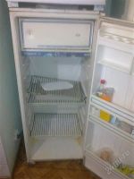 Лот: 1553937. Фото: 2. Холодильник двухкамерный Бирюса... Крупная бытовая техника