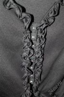 Лот: 1857221. Фото: 2. Блузка с глубоким вырезом. Женская одежда