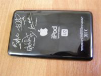 Лот: 1256690. Фото: 3. Ipod video 30gb U2 edition. Бытовая техника