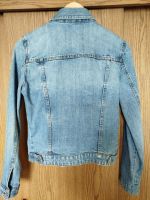 Лот: 25651279. Фото: 3. Джинсовая куртка женская Zara... Одежда, обувь, галантерея