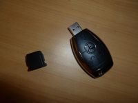 Лот: 3669983. Фото: 2. Usb флешка 8ГБ в виде брелка мерседеса. Носители информации
