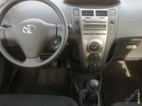 Лот: 2833002. Фото: 2. Toyota Yaris 2009г. Авто, мото, водный транспорт
