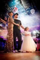 Лот: 16843334. Фото: 3. Платье нарядное для девочки. Дети растут