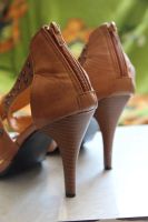 Лот: 7682914. Фото: 2. коричневые туфли с клёпками 37... Женская обувь