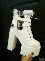 Лот: 13702498. Фото: 2. Ботинки. Женская обувь