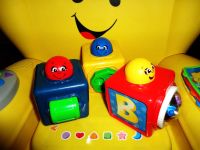 Лот: 7787013. Фото: 2. Кубики с сюрпризами Fisher-Price... Игрушки