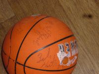 Лот: 4739411. Фото: 5. мяч баскетбольный с автографами...